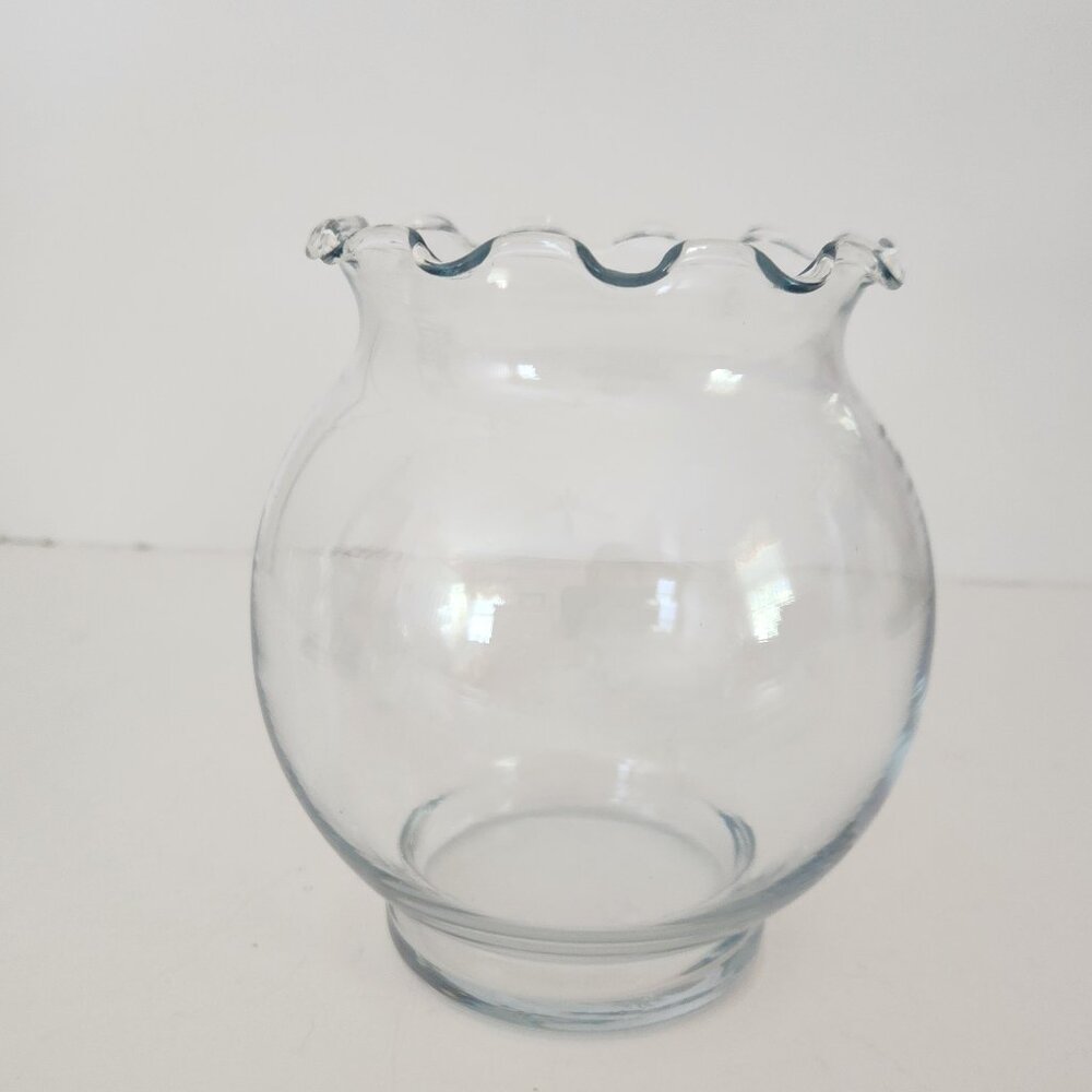 Glass Vase Small Ruffle-Neck - Picture 2 of 7